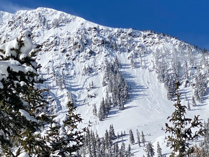 Natural Persistent Slab avalanche on the backside of Kachina Peak