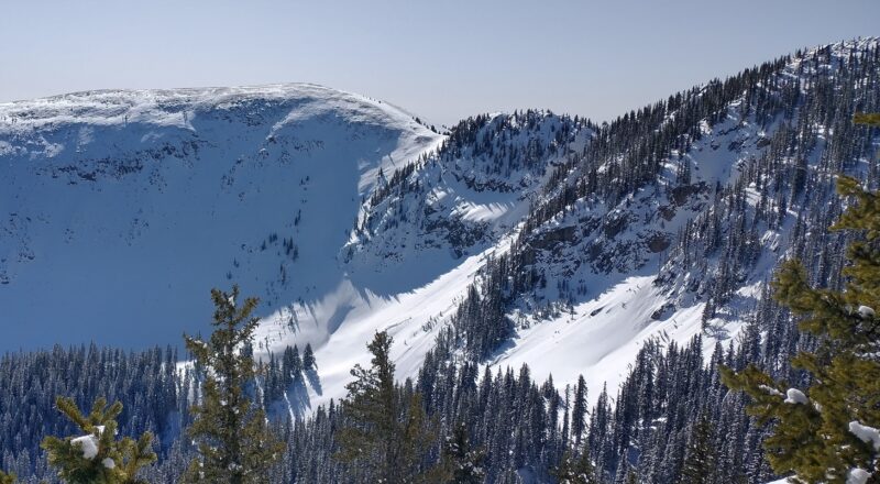 Small avalanches and evidence of wind loading on Penitente Peak's NW face.