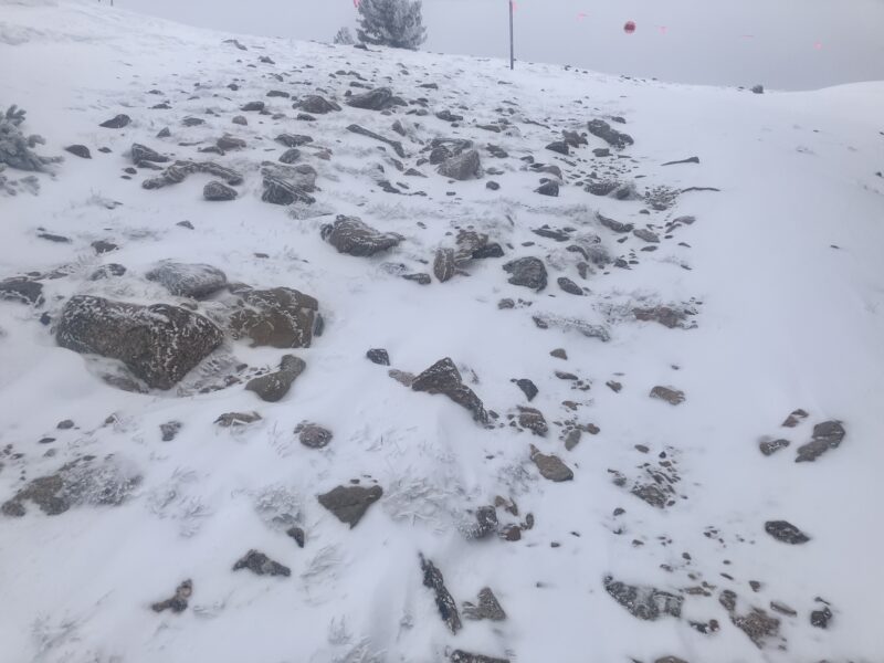 Scouring and rime development above treeline on a W facing aspect